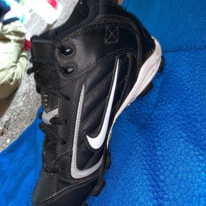 Women’s softball cleats